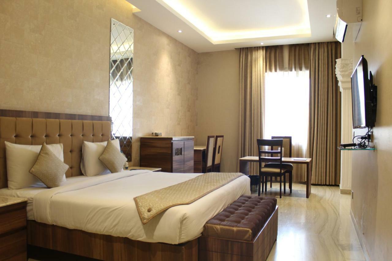 Royal Residence Iffco Chowk Γκουργκάον Εξωτερικό φωτογραφία