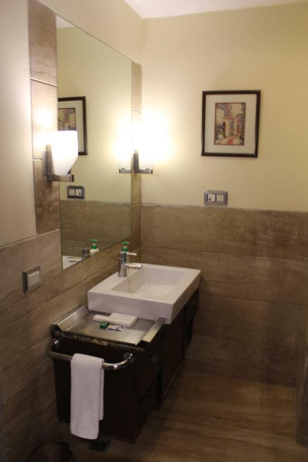 Royal Residence Iffco Chowk Γκουργκάον Εξωτερικό φωτογραφία