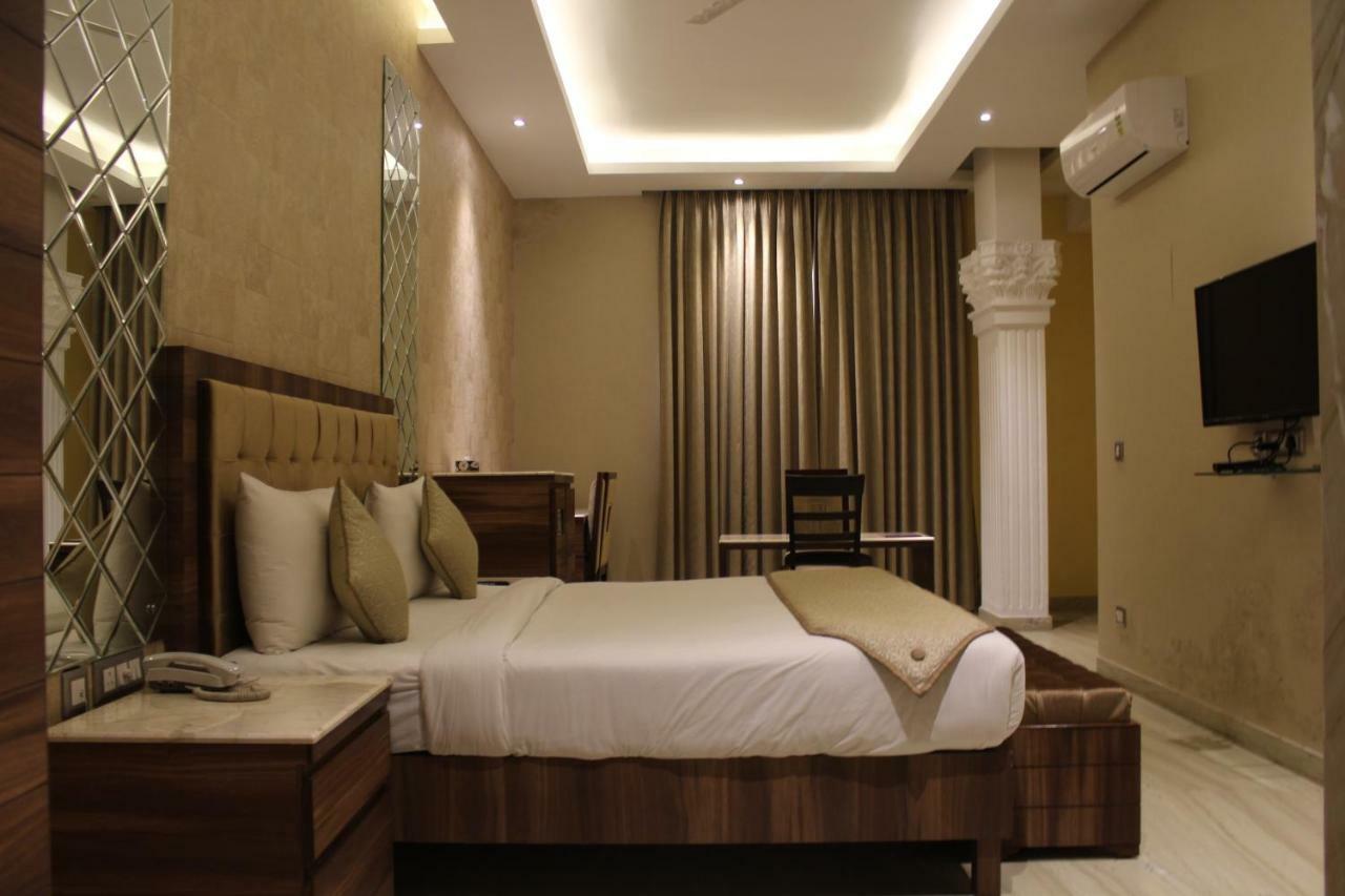Royal Residence Iffco Chowk Γκουργκάον Εξωτερικό φωτογραφία