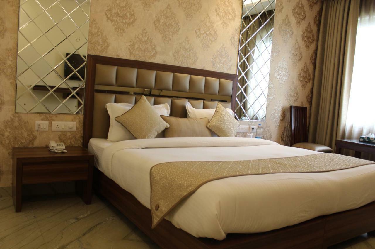 Royal Residence Iffco Chowk Γκουργκάον Εξωτερικό φωτογραφία