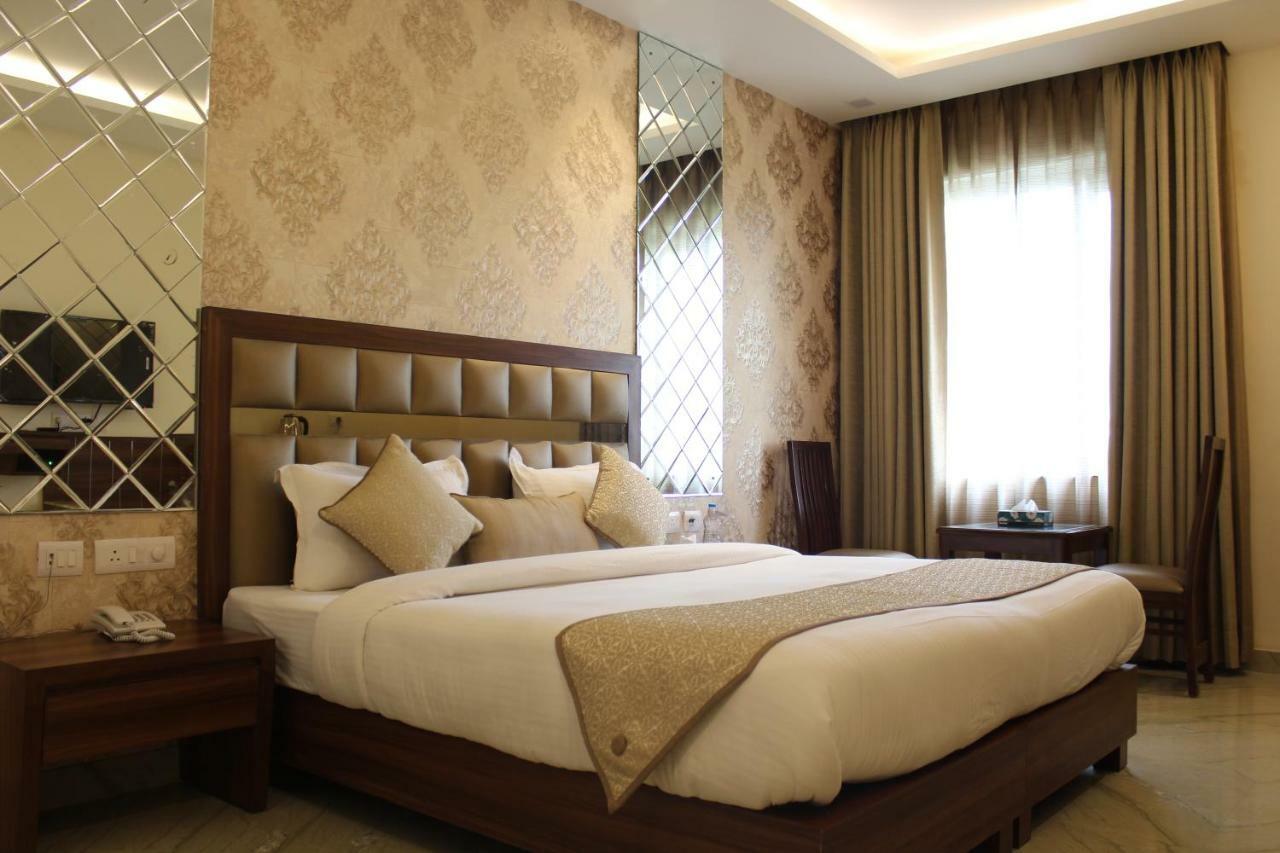 Royal Residence Iffco Chowk Γκουργκάον Εξωτερικό φωτογραφία
