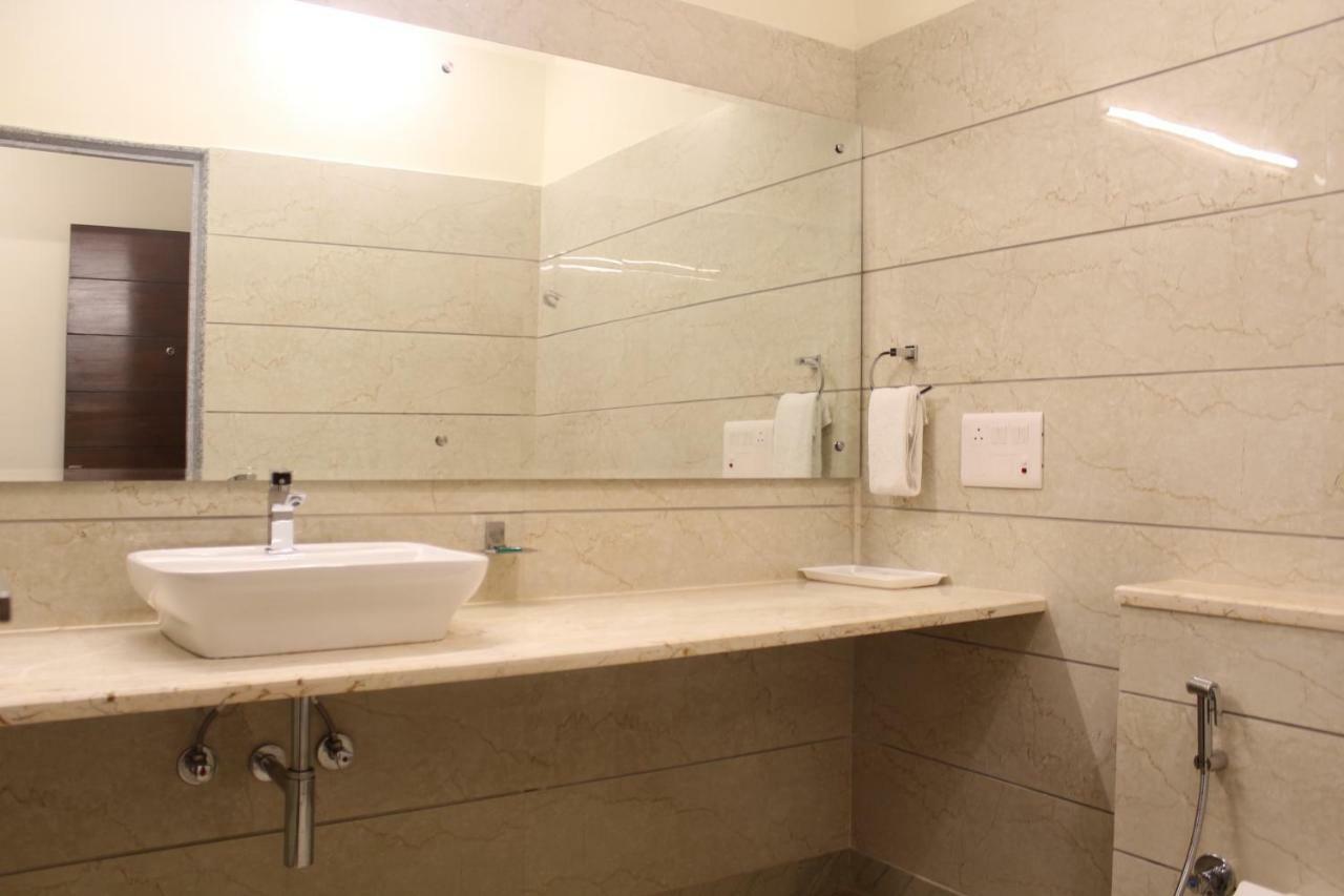 Royal Residence Iffco Chowk Γκουργκάον Εξωτερικό φωτογραφία