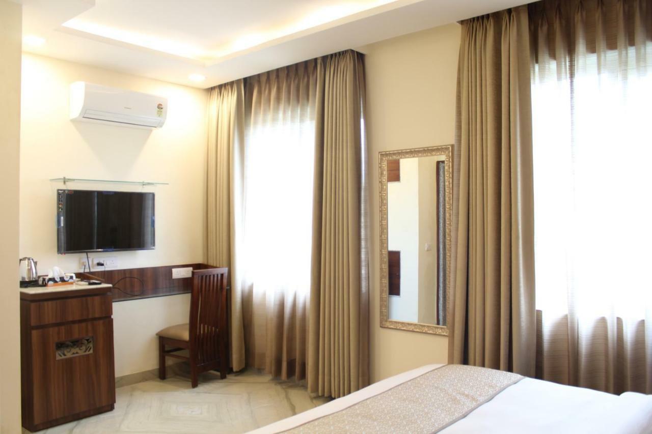 Royal Residence Iffco Chowk Γκουργκάον Εξωτερικό φωτογραφία