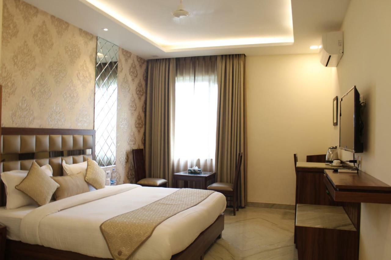 Royal Residence Iffco Chowk Γκουργκάον Εξωτερικό φωτογραφία