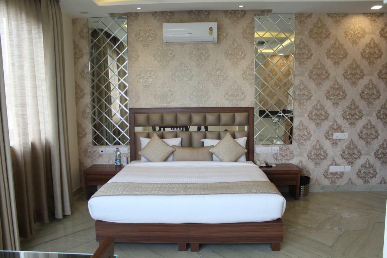 Royal Residence Iffco Chowk Γκουργκάον Εξωτερικό φωτογραφία